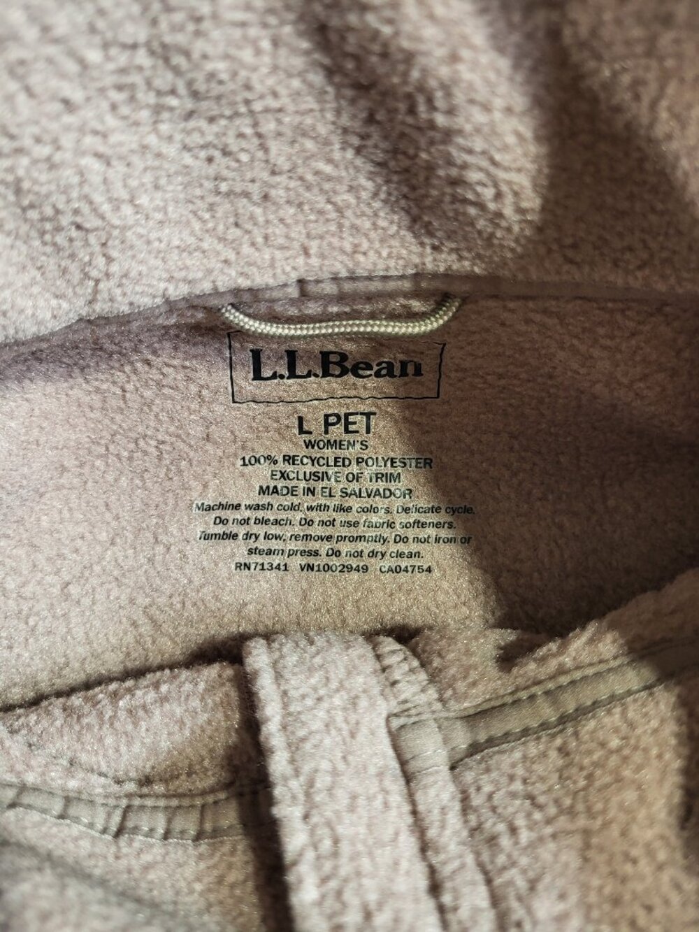 LL Bean  Women's Mountain Classic Fleece Mauve Taupe Vest - L PET - Picture 5 of 11